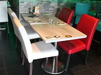 Restaurant meubilair bestaande uit 8 horeca tafels met afmeting 70 x 70 x 75 cm en metalen voet en 16 horec... - afbeelding 2 van  4