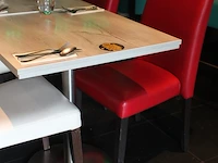 Restaurant meubilair bestaande uit 8 horeca tafels met afmeting 70 x 70 x 75 cm en metalen voet en 16 horec... - afbeelding 3 van  4
