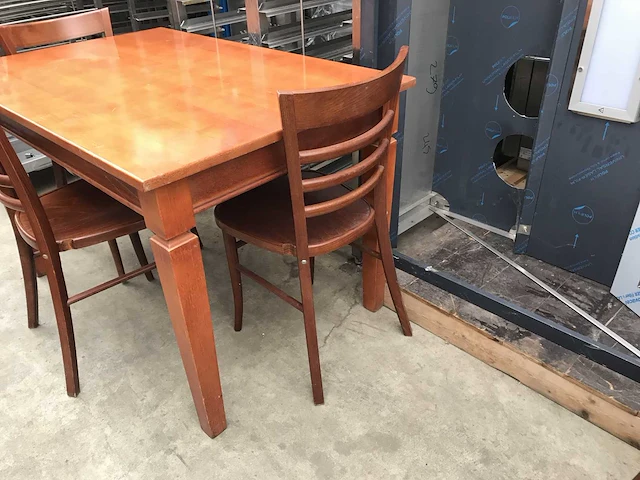 Restaurant stoelen & tafel - afbeelding 3 van  6