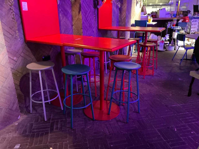 Restaurantmeubilair met 16 stoelen - afbeelding 8 van  12