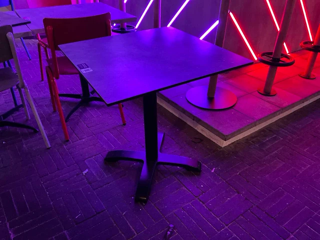 Restaurantmeubilair met 45 stoelen - afbeelding 7 van  8