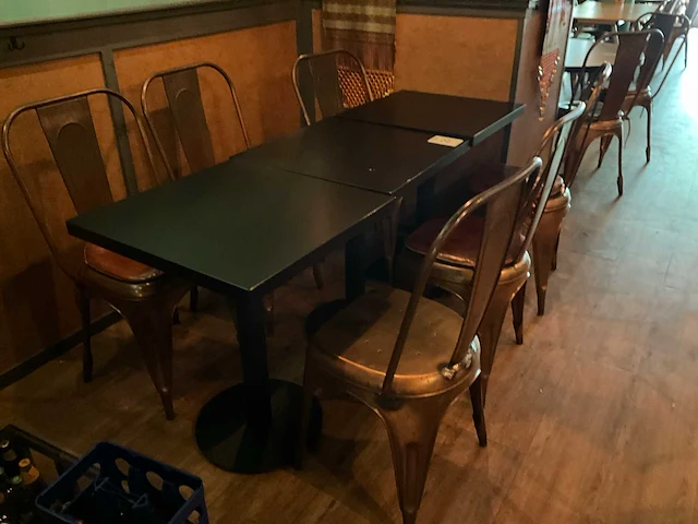 Restauranttafel met 2 stoelen (5x) - afbeelding 1 van  6