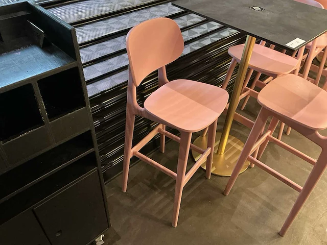 Restauranttafel met 3 krukken - afbeelding 3 van  5