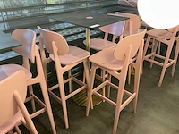 Restauranttafel met 3 krukken - afbeelding 1 van  4