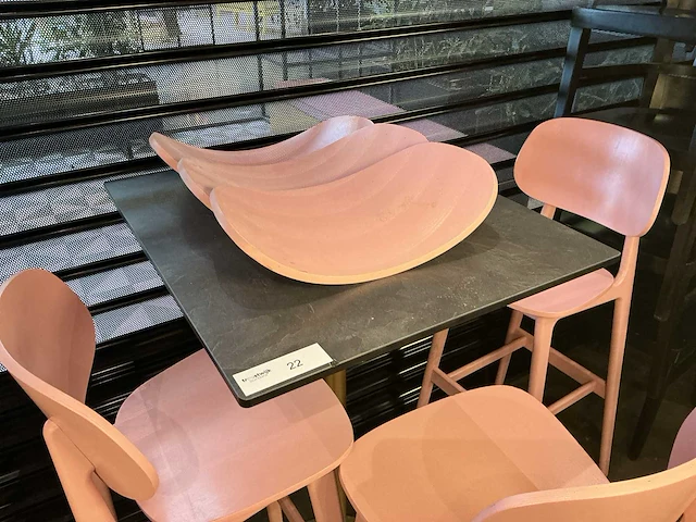 Restauranttafel met 3 krukken - afbeelding 2 van  4