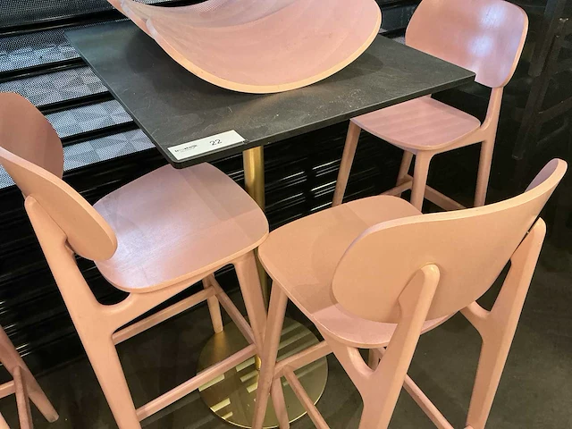 Restauranttafel met 3 krukken - afbeelding 4 van  4