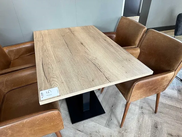 Restauranttafel met 4 lederen fauteuils - afbeelding 2 van  7