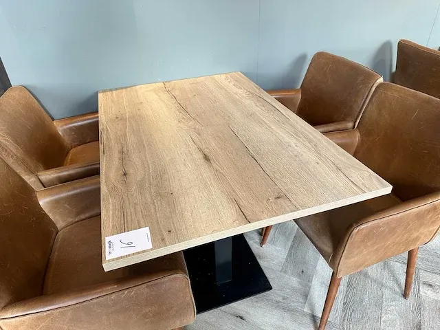 Restauranttafel met 4 lederen fauteuils - afbeelding 2 van  7