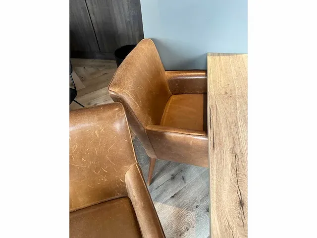Restauranttafel met 4 lederen fauteuils - afbeelding 6 van  7