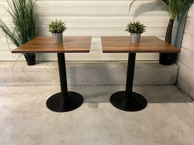 Restauranttafel met gietijzeren onderstel (2x) - afbeelding 2 van  7