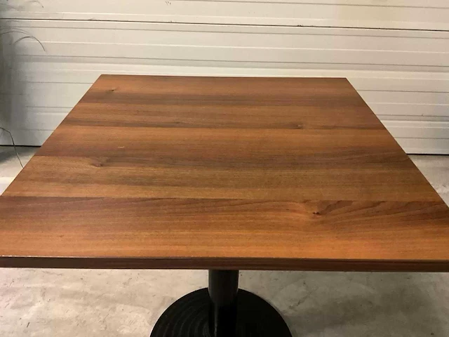Restauranttafel met gietijzeren onderstel (2x) - afbeelding 6 van  7