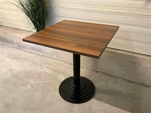 Restauranttafel met gietijzeren onderstel (2x) - afbeelding 7 van  7