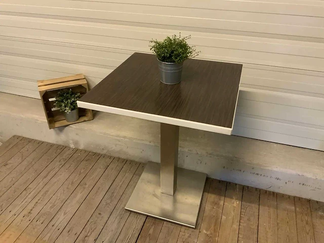 Restauranttafel met rvs onderstel (2x) - afbeelding 1 van  4