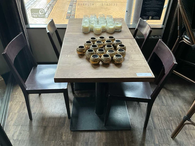Restauranttafel met stoelen - afbeelding 1 van  6