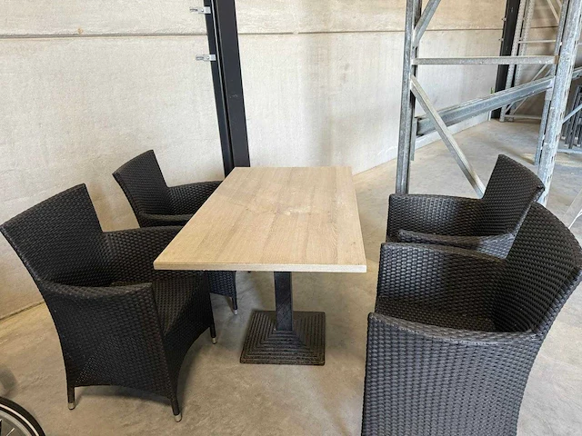 Restauranttafel met stoelen - afbeelding 1 van  2