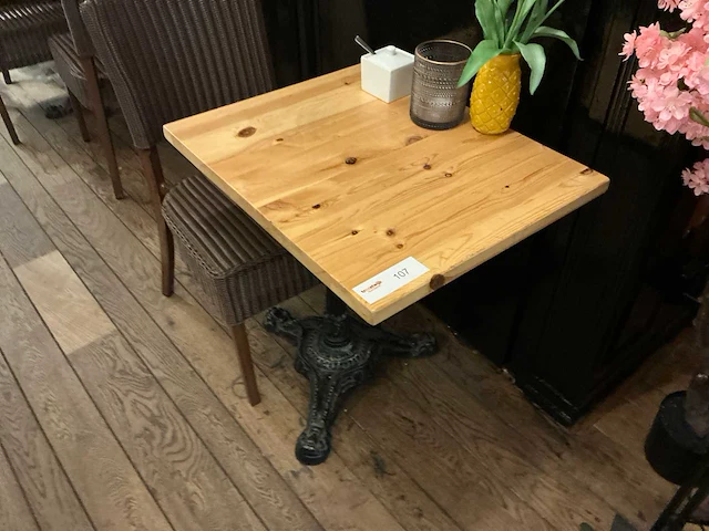 Restauranttafels met stoelen - afbeelding 2 van  7