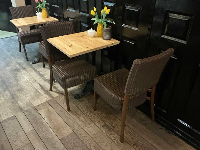 Restauranttafels met stoelen - afbeelding 4 van  7