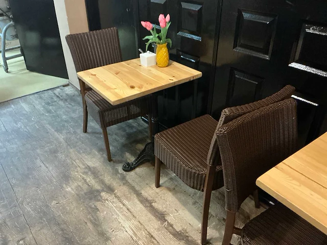 Restauranttafels met stoelen - afbeelding 5 van  7