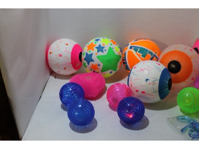 Restparij speelgoed ruim 14 stuks oa ballen - afbeelding 3 van  7