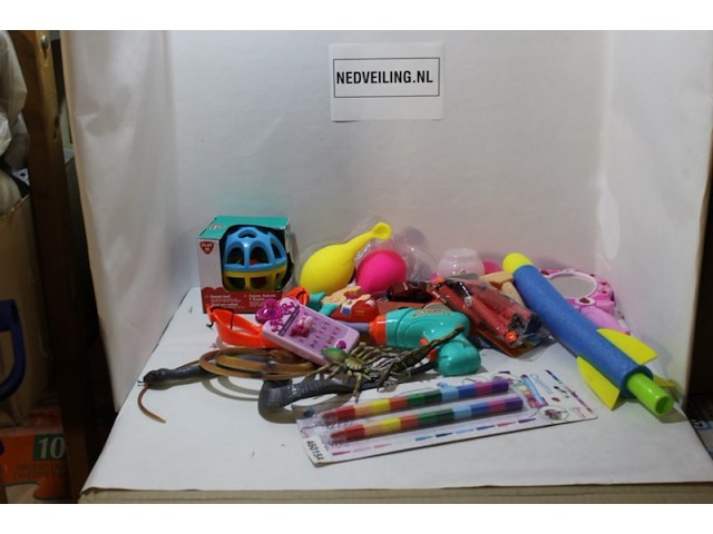 Restpartij speelgoed 17 stuks - afbeelding 1 van  7