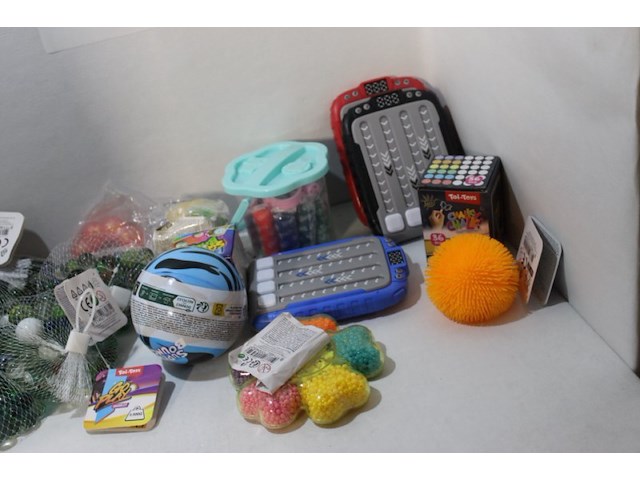 Restpartij speelgoed 17 stuks - afbeelding 4 van  7