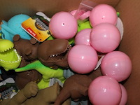 Restpartij speelgoed sqeeuze en balletjes 28 stuks - afbeelding 5 van  9