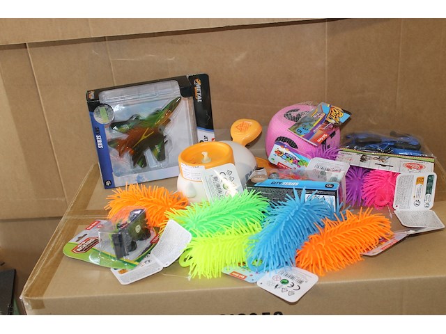 Restpartij zie fotos 16 stuks - afbeelding 1 van  5