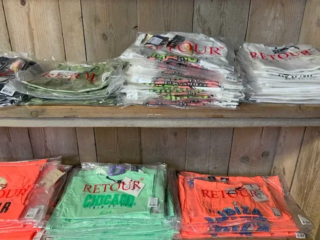 Retour - shirts & blouses (320x) - afbeelding 5 van  7