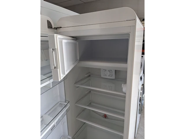 Retro koelkast smeg, fab28lw1, creme - afbeelding 4 van  7