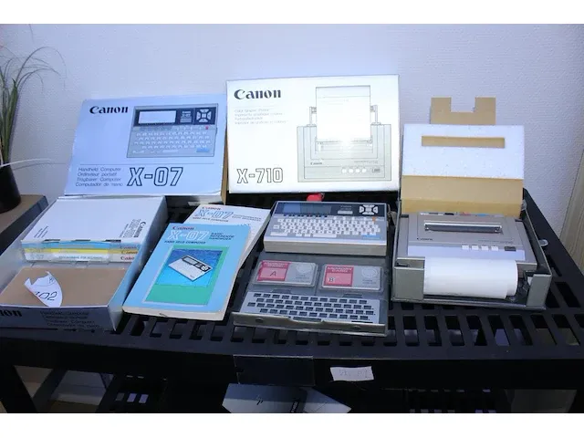 Retro pc canon x-07 met kleurenprinter x-710 inclusief twee memorykaarten 8 kb en documentatie. - afbeelding 1 van  5