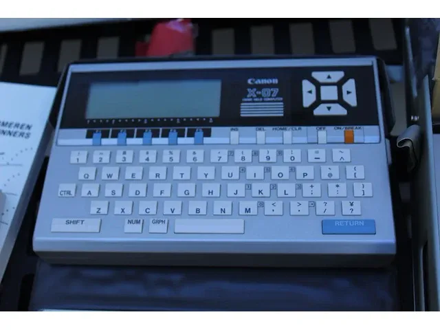 Retro pc canon x-07 met kleurenprinter x-710 inclusief twee memorykaarten 8 kb en documentatie. - afbeelding 2 van  5