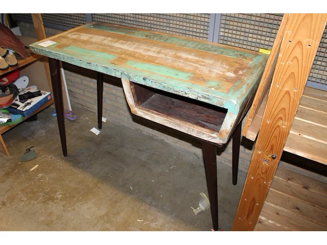 Retro werktafel met opbergvak. afmeting 110 x 51 x 81 cm. - afbeelding 2 van  2