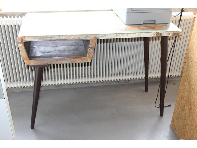 Retro werktafel met opbergvak. afmeting 110 x 51 x 81 cm. - afbeelding 1 van  2