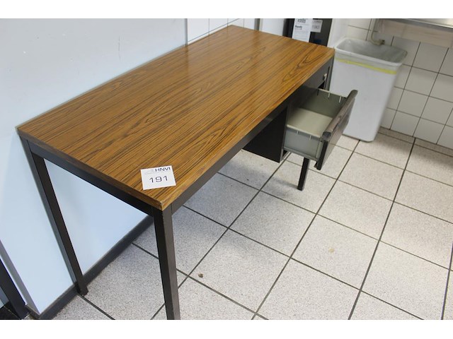 Retro werktafeltje met vaste lade. afmeting 110 x 50 x 77 cm. - afbeelding 2 van  2