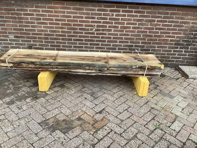 Reuzen sequoia - 2019 gezaagd 200 x 540 x 2400 mm - schaaldeel (4x) - afbeelding 2 van  6