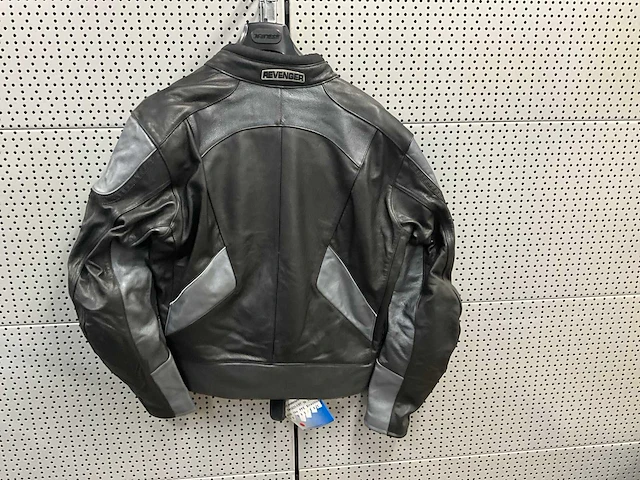 Revenger revel leren motorjas maat 54 (2x) - afbeelding 2 van  6
