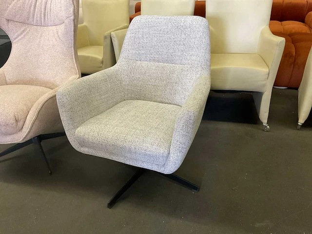 Revi draaibare fauteuil - afbeelding 1 van  6