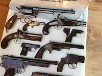 Revolvers en pistolen - afbeelding 4 van  4