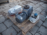 Rewi - afbeelding 6 van  14