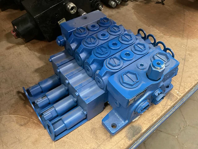 Rexroth ventiel blok - afbeelding 1 van  3