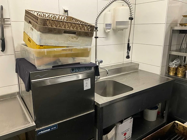 Rhima dr 50 vaatwasmachine met aan-afvoertafel - afbeelding 1 van  4