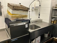 Rhima dr 50 vaatwasmachine met aan-afvoertafel - afbeelding 1 van  4