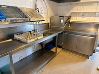 Rhima wd6 korvenvaatwasmachine met aan- en afvoertafel - afbeelding 1 van  7