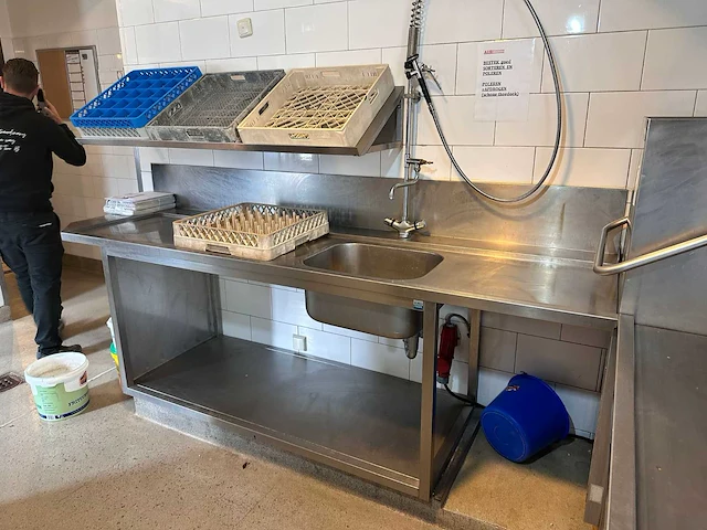 Rhima wd6 korvenvaatwasmachine met aan- en afvoertafel - afbeelding 2 van  7