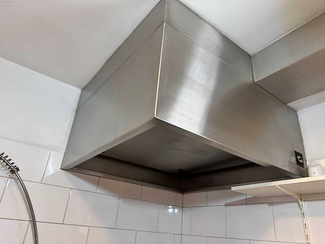 Rhima wd6 korvenvaatwasmachine met aan- en afvoertafel - afbeelding 5 van  7