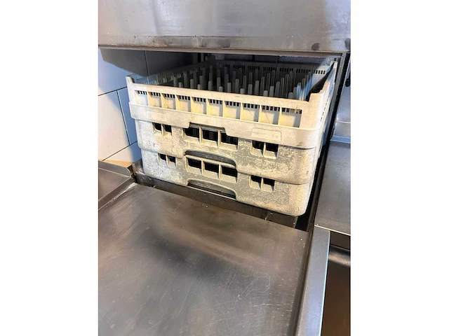 Rhima wd6 korvenvaatwasmachine met aan- en afvoertafel - afbeelding 6 van  7