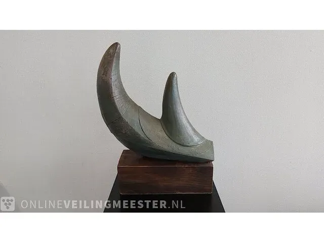"rhino horns" - afbeelding 1 van  6