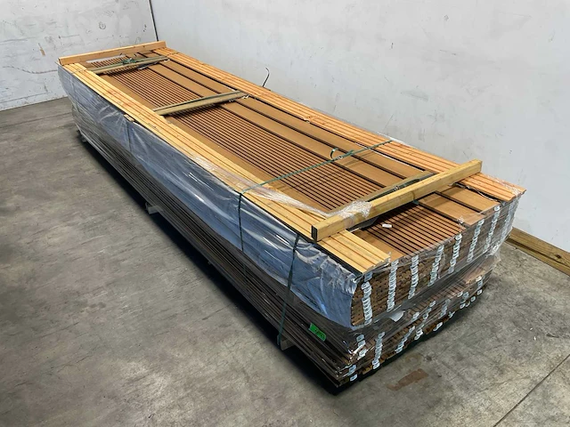 Rhombusprofielplank rib5 ayous thermowood 395x13,8x2,1 cm (30x) - afbeelding 1 van  7