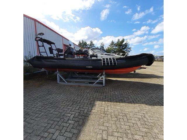 Rib rubberboot met inboard motor (defect), duarry, cormoran rr 835 - afbeelding 18 van  22