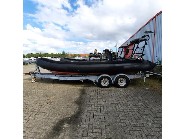 Rib rubberboot met inboard motor (defect) en trailer, o.a duarry, cormoran rr 836 - afbeelding 6 van  35